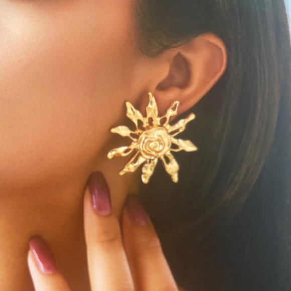 None Jewelry - Radiant Gold Sunburst Earrings